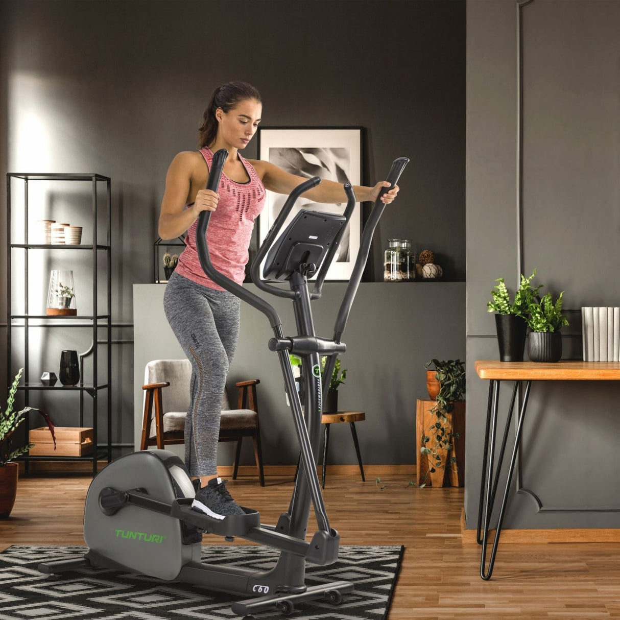 sportive sur Vélo Elliptique C60 Performance tunturi