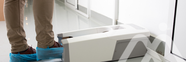 Blouses, surchaussures, coiffes et lunettes de protection